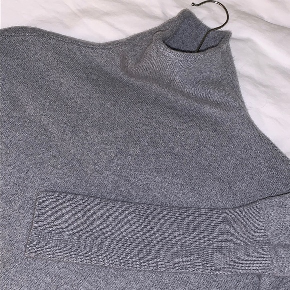 Wilfred Cyprie Turtleneck Sweater - Picture 2 of 6